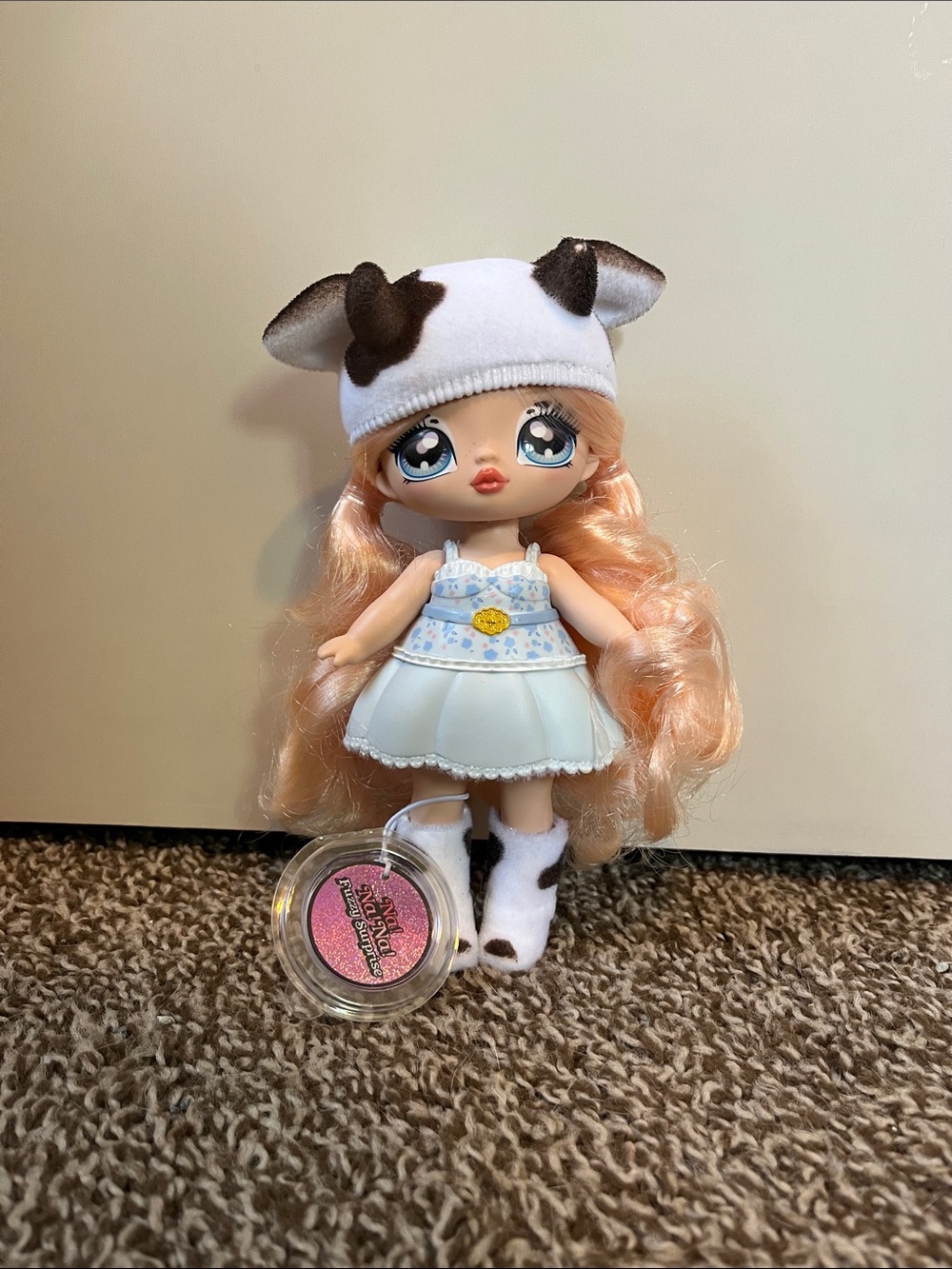 Na! Na! Na! Fuzzy Surprise - Cora Cowgirl doll